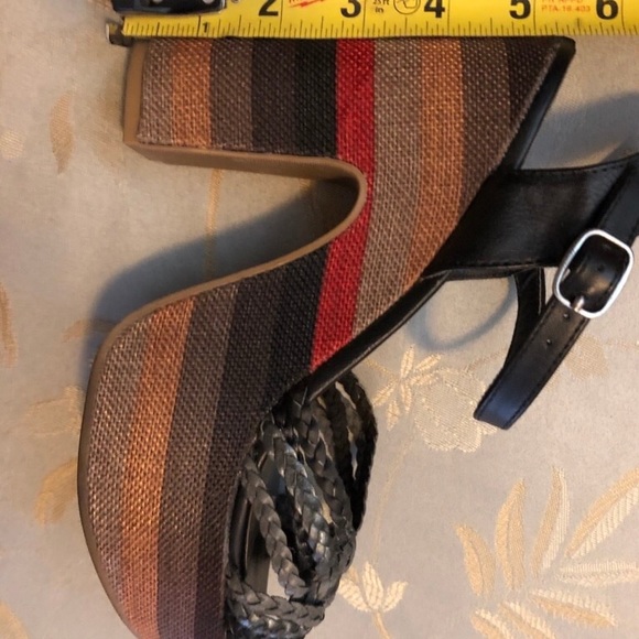 Gently Used- Madden Girl Rolliee Platform Wedge - Picture 5 of 7